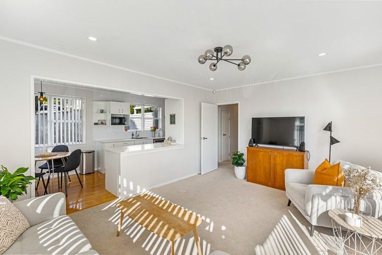 Photo of property in 39 Keegan Drive, Massey, Auckland, 0614