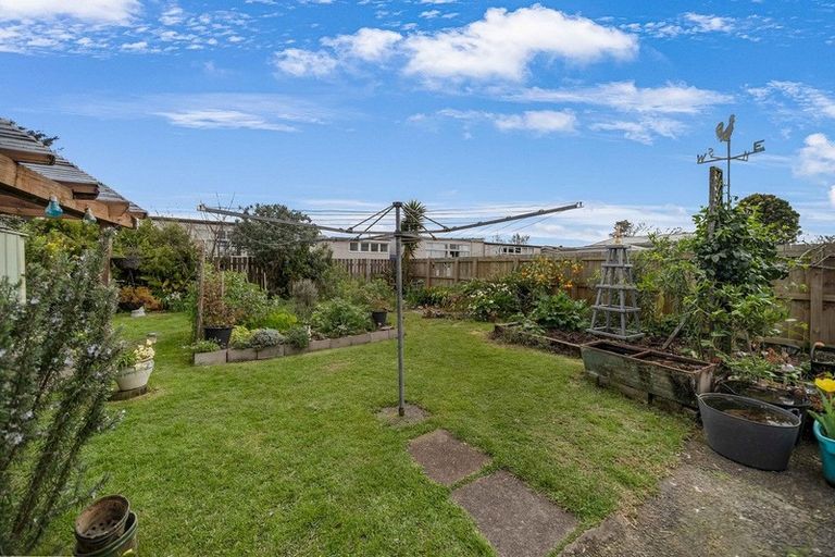 Photo of property in 23 Edinburgh Avenue, Rosehill, Papakura, 2113