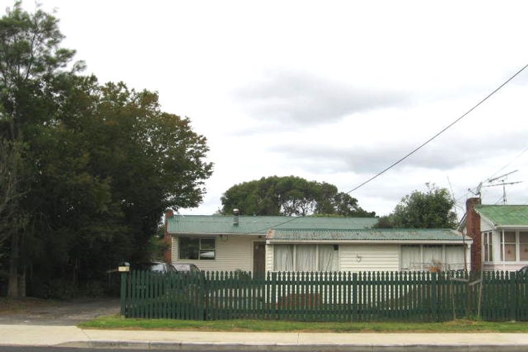 Photo of property in 243 Birkdale Road, Birkdale, Auckland, 0626