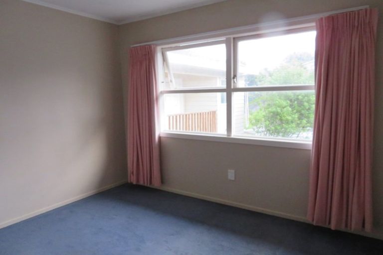 Photo of property in 1/33 Becroft Drive, Forrest Hill, Auckland, 0620