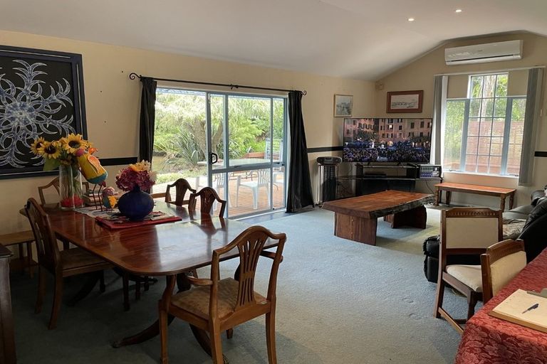 Photo of property in 21 Frank Knight Place, Waiuku, 2123