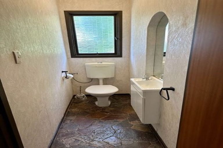 Photo of property in 6 Matanui Street, Northcote, Auckland, 0627