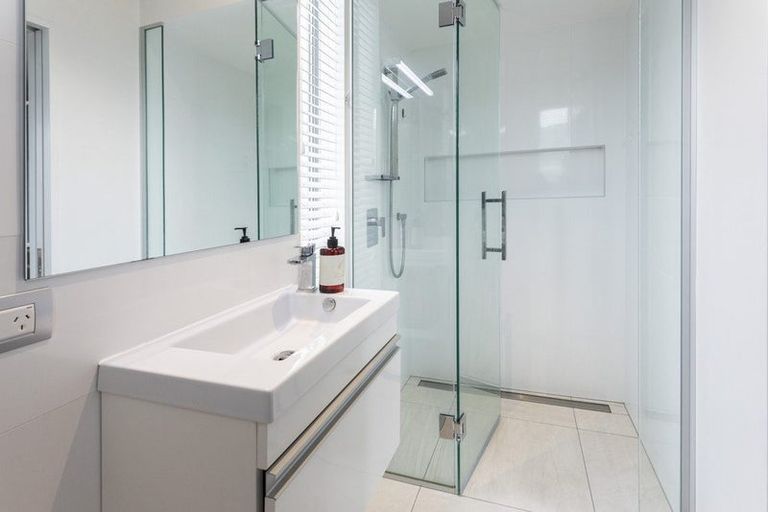 Photo of property in 11 Roa Road, Fendalton, Christchurch, 8041