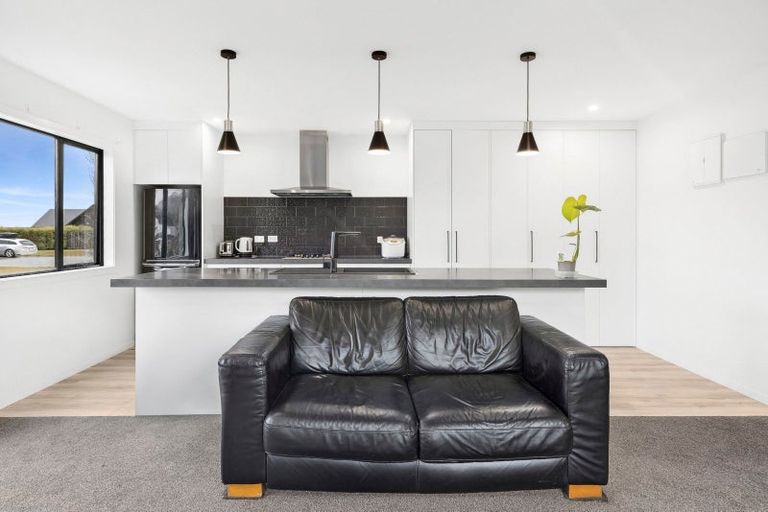 Photo of property in 15 Marbleleaf Lane, Albert Town, Wanaka, 9305