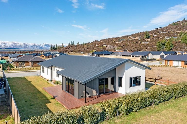 Photo of property in 37 Pounamu Avenue, Albert Town, Wanaka, 9305