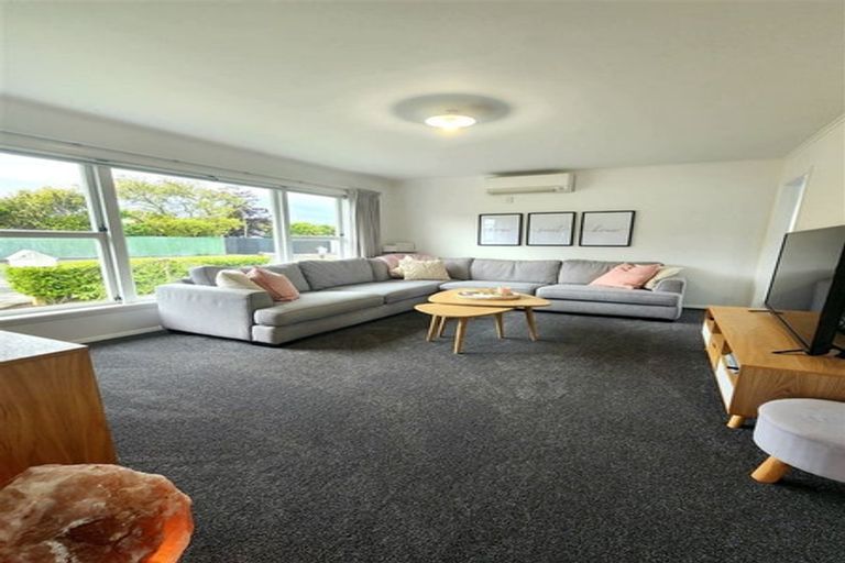 Photo of property in 3 Huia Place, Levin, 5510