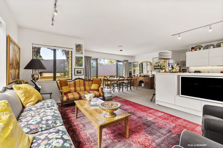 Photo of property in 26 Futuna Close, Karori, Wellington, 6012