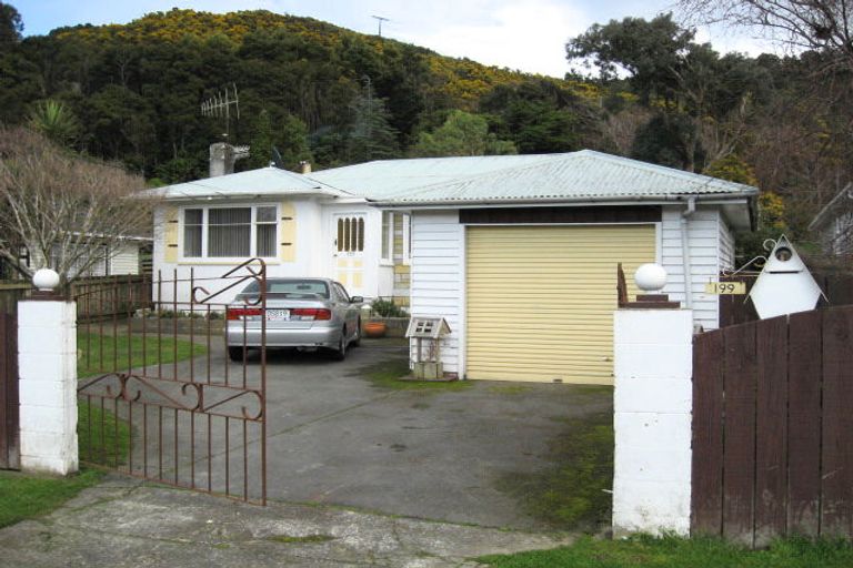 Photo of property in 199 Wellington Road, Wainuiomata, Lower Hutt, 5014