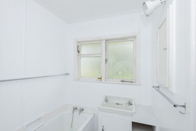 Photo of property in 215 Lytton Road, Elgin, Gisborne, 4010