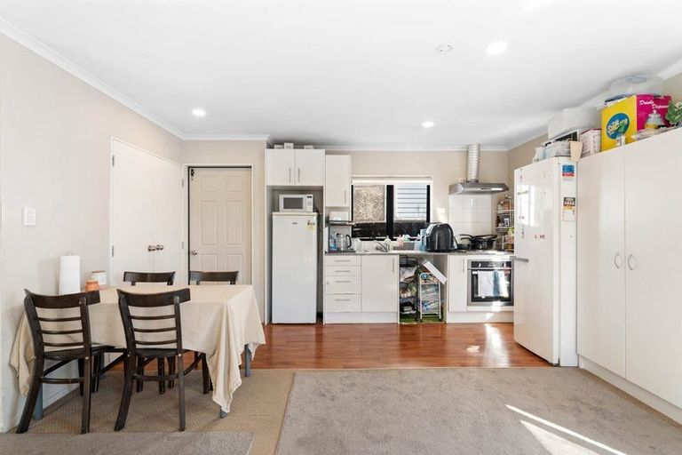 Photo of property in 111 Farquhar Road, Glendene, Auckland, 0602