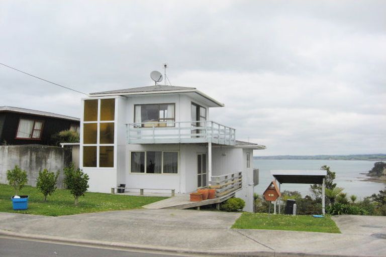 Photo of property in 91 Roberts Road, Matakatia, Whangaparaoa, 0930
