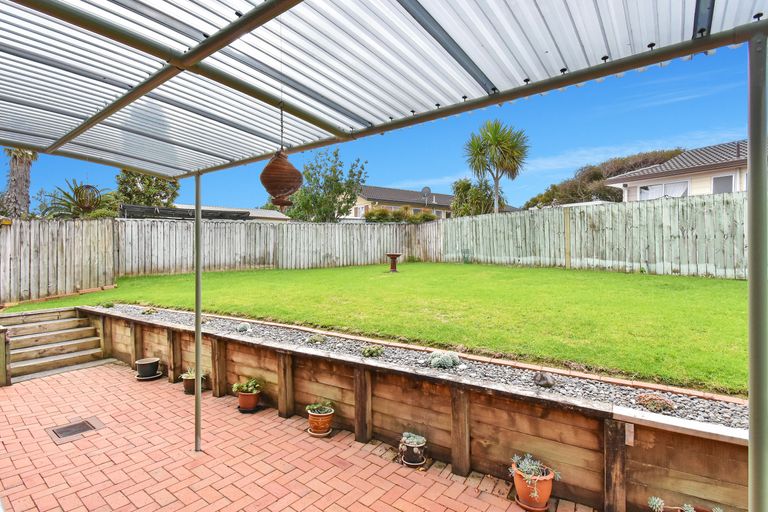 Photo of property in 15 Tonson Place, Weymouth, Auckland, 2103