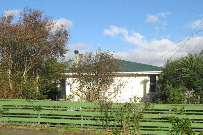 Photo of property in 98 Castor Crescent, Cannons Creek, Porirua, 5024