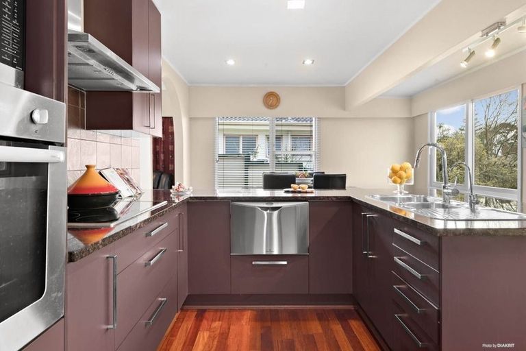 Photo of property in 151 Gossamer Drive, Pakuranga Heights, Auckland, 2010