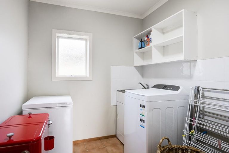 Photo of property in 5 Tanoa Place, Glendene, Auckland, 0602