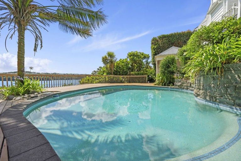 Photo of property in 56 Queen Street, Northcote Point, Auckland, 0627