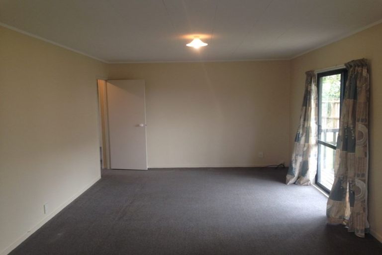 Photo of property in 5a Kopu Place, Clendon Park, Auckland, 2103