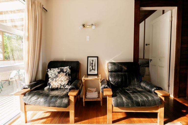 Photo of property in 19 Kapiti Place, Kairakau, Elsthorpe, 4295