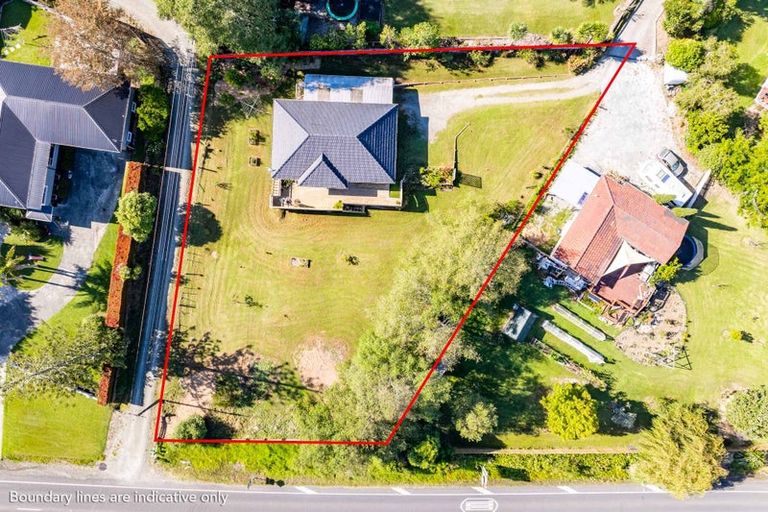 Photo of property in 15 Ash Grove, Maungaturoto, 0520