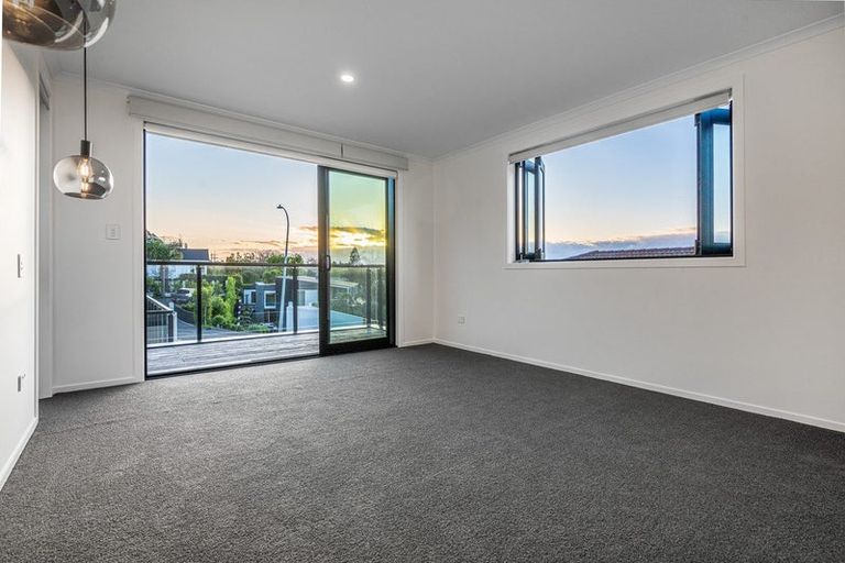 Photo of property in 1 Rangitoto View Road, Cockle Bay, Auckland, 2014