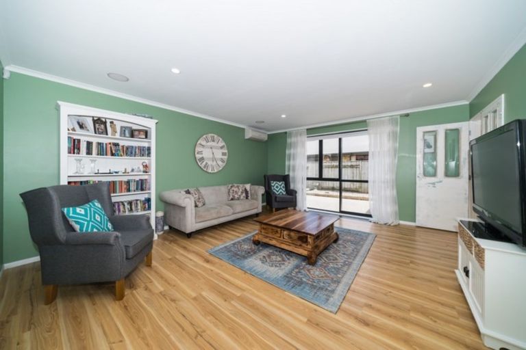 Photo of property in 38 Branigan Parade, Kelvin Grove, Palmerston North, 4414