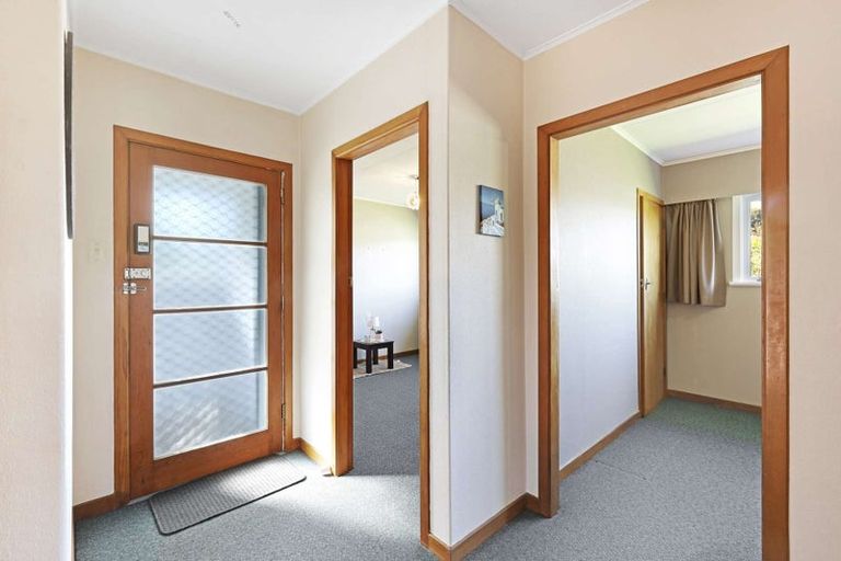 Photo of property in 9 Whakawhiti Street, Marfell, New Plymouth, 4310