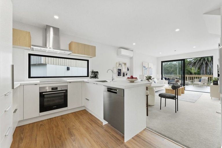 Photo of property in 8/4 Tawhai Street, Stokes Valley, Lower Hutt, 5019