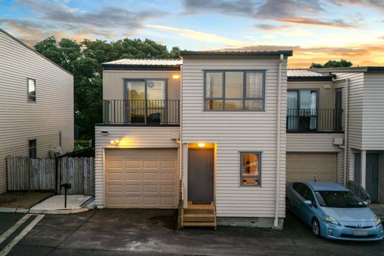 Photo of property in 18 Chapel Road, Flat Bush, Auckland, 2019