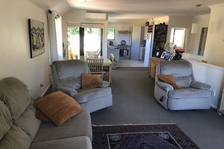 Photo of property in 35 Futuna Close, Karori, Wellington, 6012