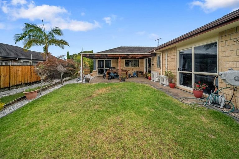 Photo of property in 35 Croftview Road, Wattle Downs, Auckland, 2103