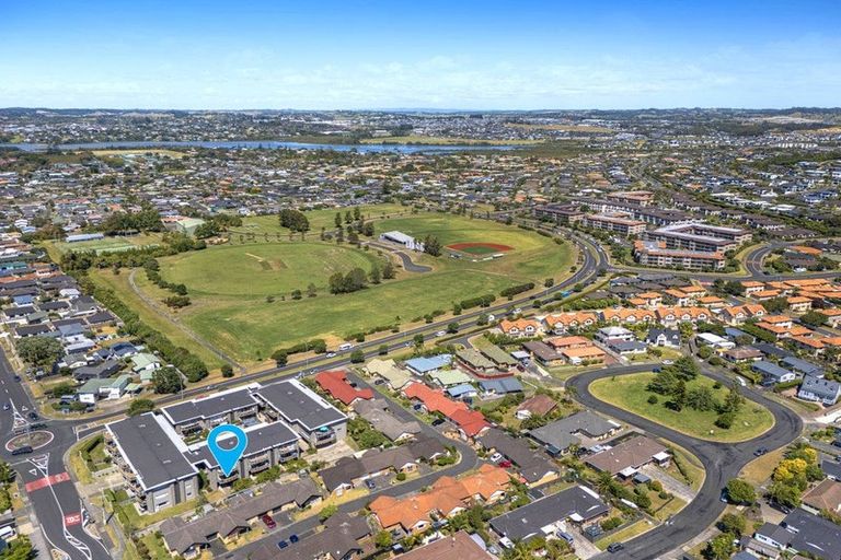 Photo of property in 206/252 Centreway Road, Orewa, 0931