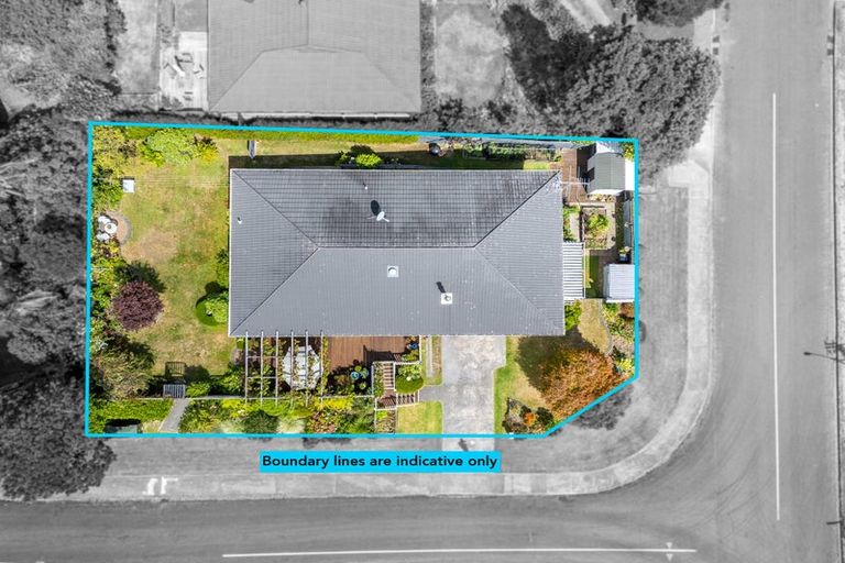 Photo of property in 2 Amokura Street, Waikanae, 5036