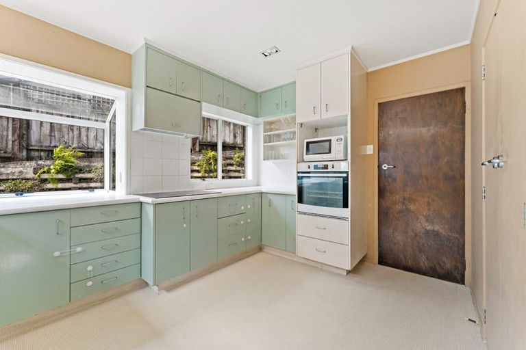 Photo of property in 603 East Coast Road, Browns Bay, Auckland, 0632