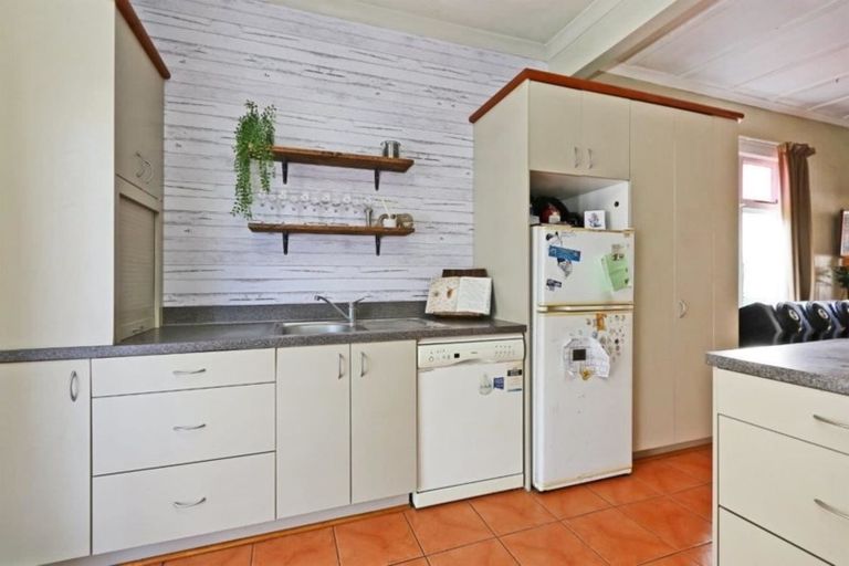 Photo of property in 214 Lascelles Street, Saint Leonards, Hastings, 4120