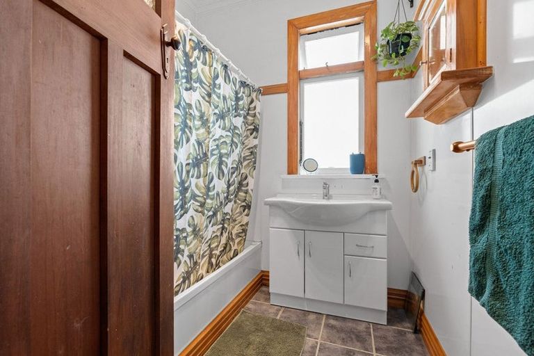 Photo of property in 15 Cambridge Terrace, Masterton, 5810