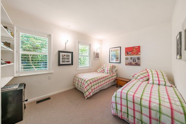 Photo of property in 9 Chatsworth Road, Silverstream, Upper Hutt, 5019