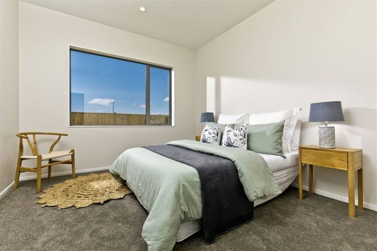 Photo of property in 3 Tarras Road, Kumeu, 0810