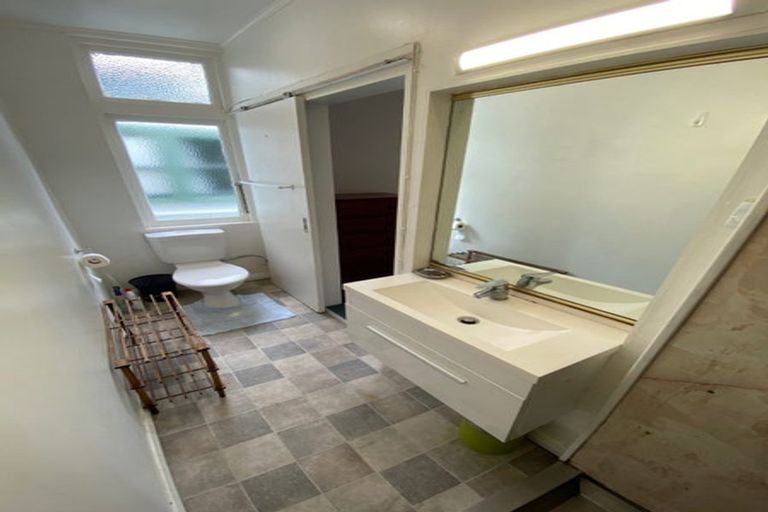 Photo of property in Carillion/the Knoll, 33 Thompson Street, Mount Cook, Wellington, 6011