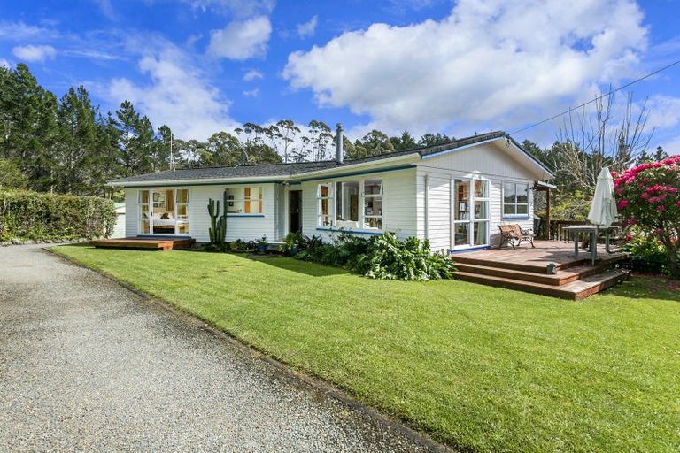 Photo of property in 336 Muriwai Road, Waimauku, 0881