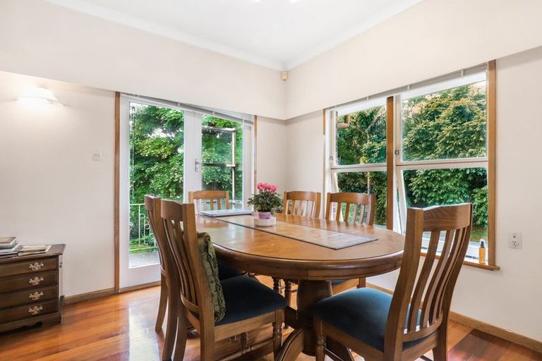 Photo of property in 15 Campbell Place, Papakura, 2110