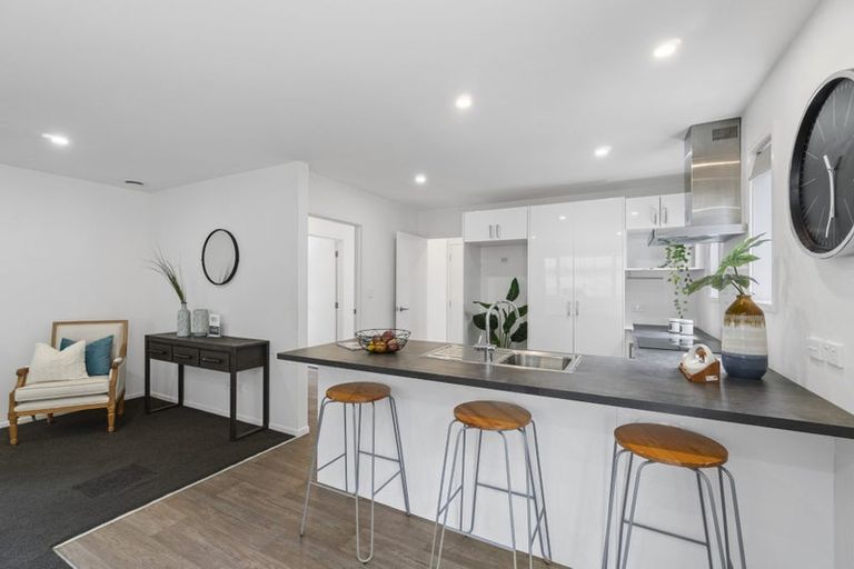 Photo of property in 548b Glenfield Road, Glenfield, Auckland, 0629