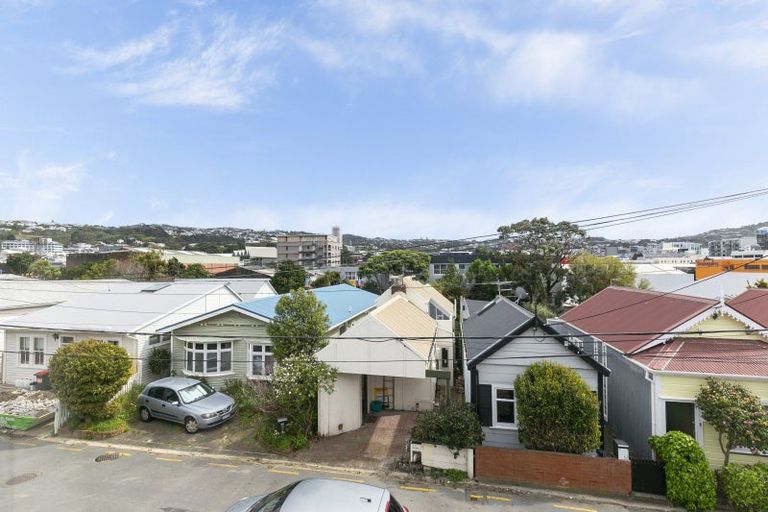 Photo of property in 8 Moir Street, Mount Victoria, Wellington, 6011