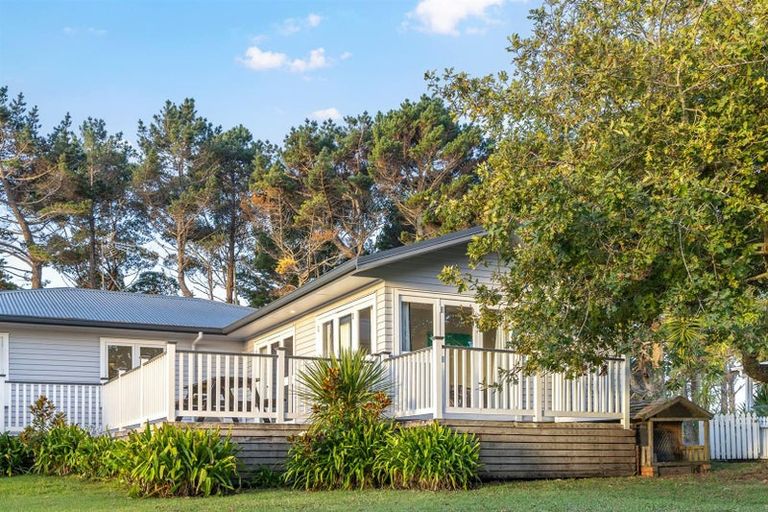 Photo of property in 603 Peak Road, Helensville, 0875