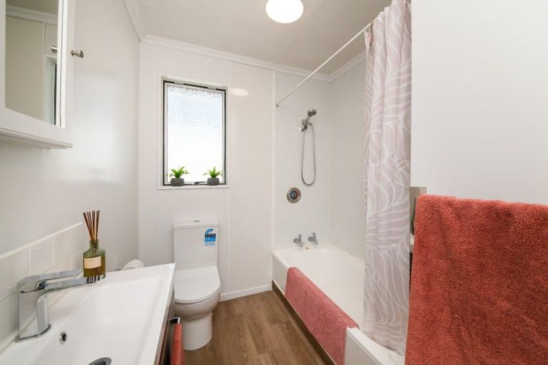 Photo of property in 20 Newton Place, Westbrook, Palmerston North, 4412