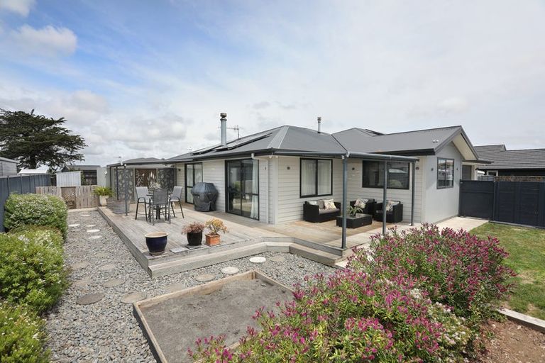 Photo of property in 13 George Street, Bulls, 4818