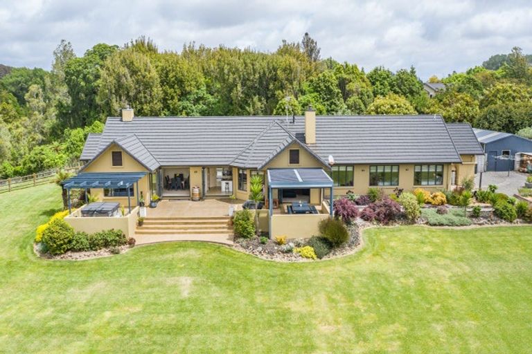 Photo of property in 100 Lea Grove, Levin, 5572