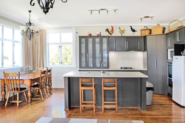 Photo of property in 183 Cowper Road, Dannevirke, 4976