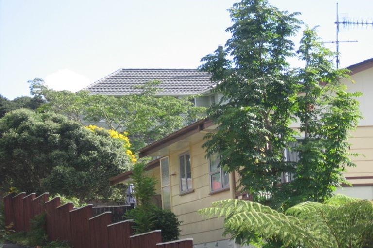 Photo of property in 23 Staincross Street, Green Bay, Auckland, 0604