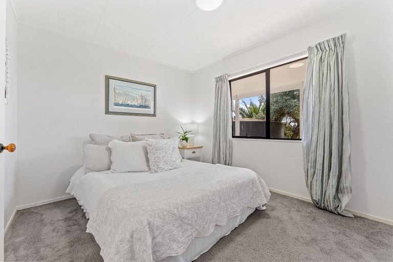 Photo of property in 52b Tiri Road, Manly, Whangaparaoa, 0930