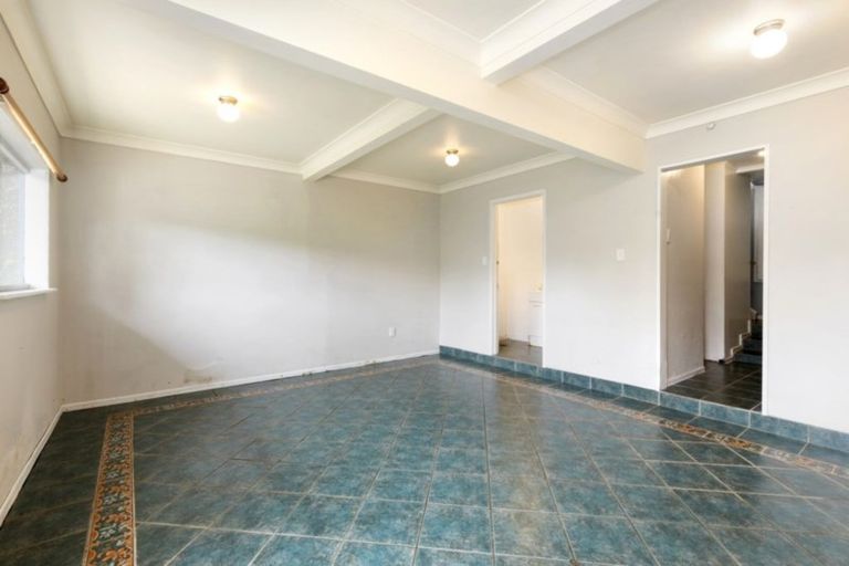 Photo of property in 33 Thomas Street, Stokes Valley, Lower Hutt, 5019